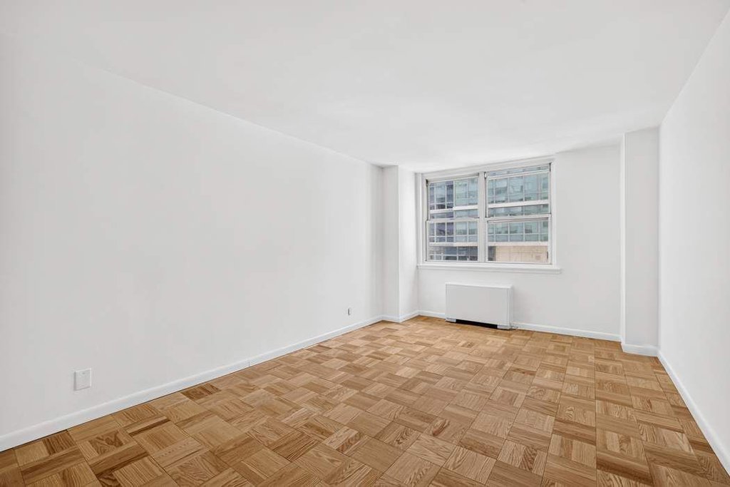 200 East 58th Street, Unit 11B photo 9