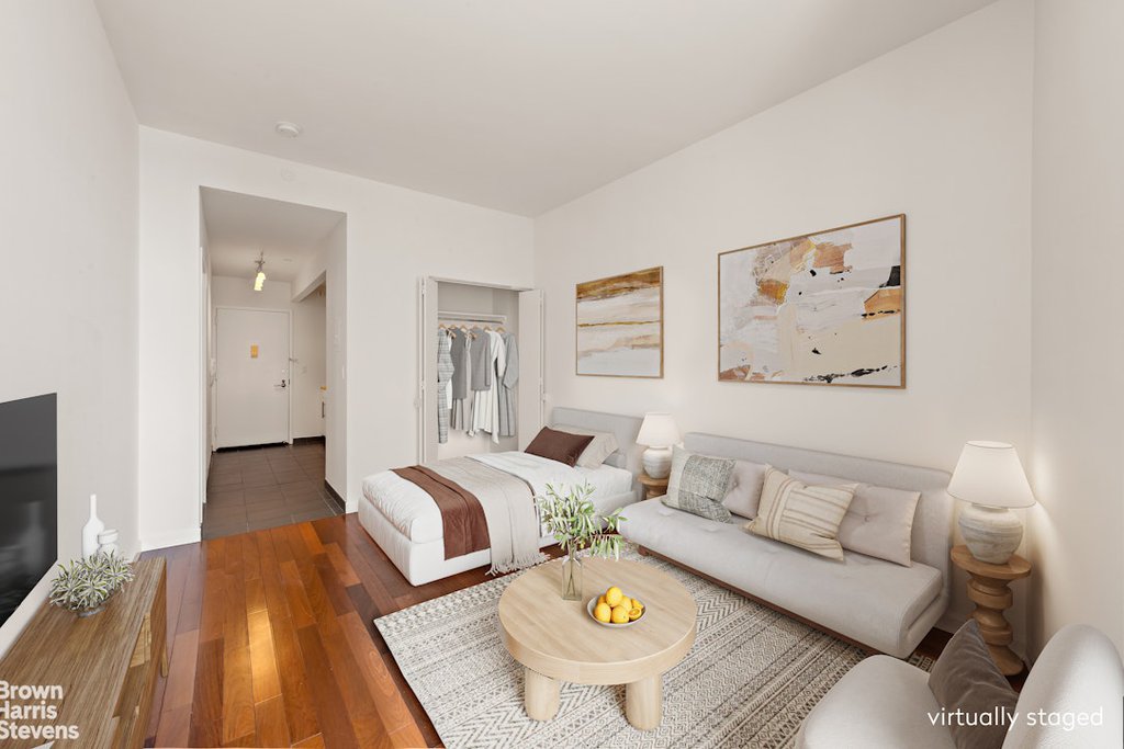 1 Wall Street Court, Unit 1003 photo 2