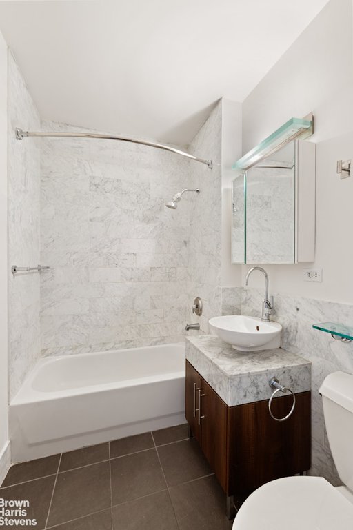 1 Wall Street Court, Unit 1003 photo 6