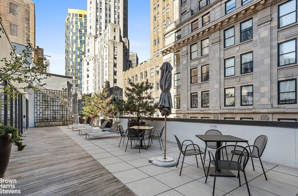 1 Wall Street Court, Unit 1003 photo 8