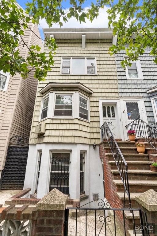 216 Monitor Street