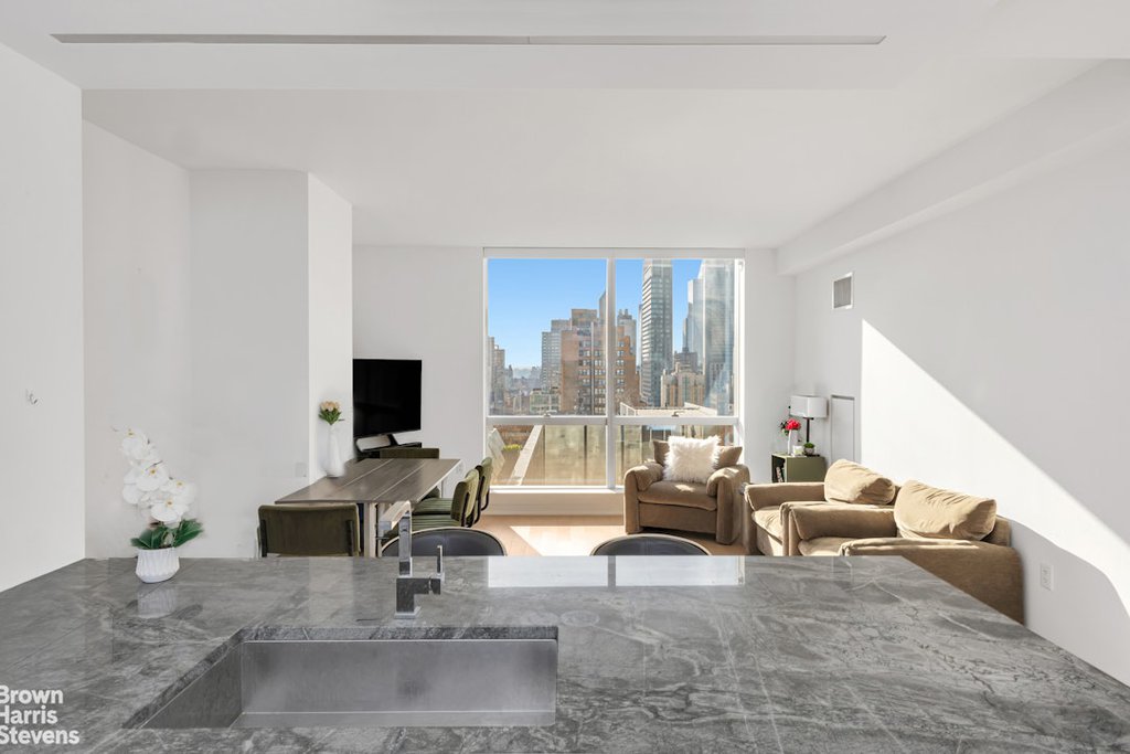 400 Park Avenue South, Unit 24A photo 3
