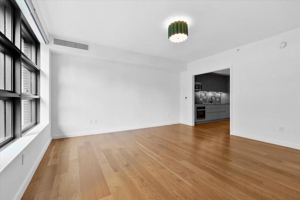 547 West 47th Street, Unit 406 photo 13