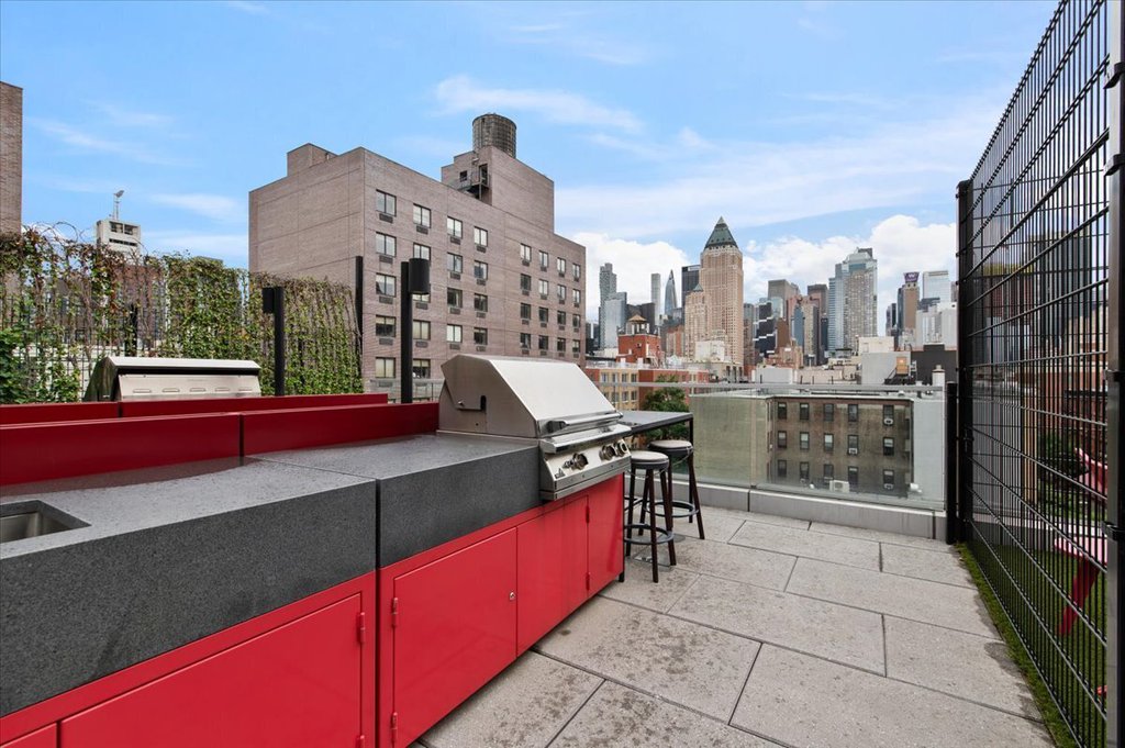 547 West 47th Street, Unit 406 photo 28