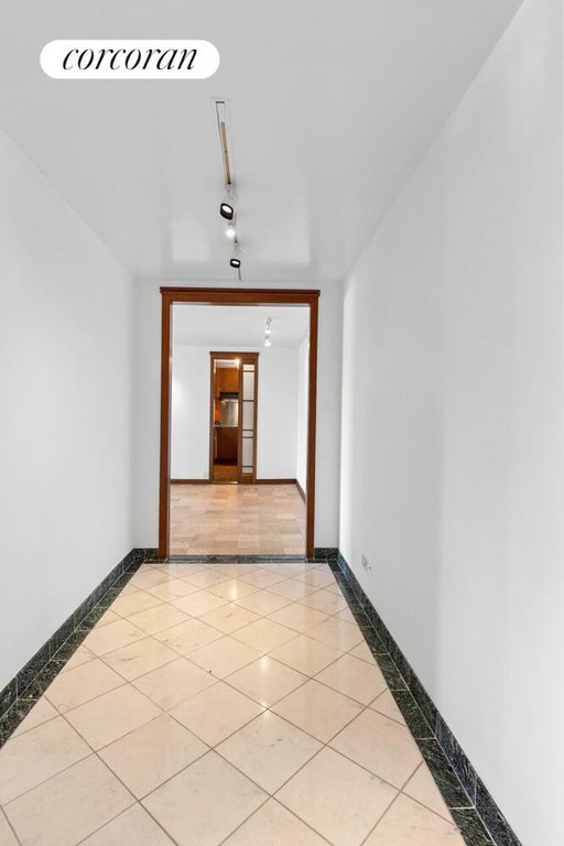 115 East 87th Street, Unit 24C photo 2