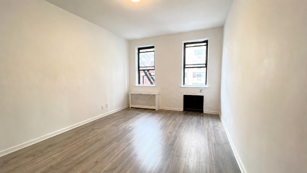 340 East 83rd Street, Unit 4D photo 2