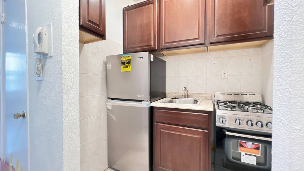 340 East 83rd Street, Unit 4D photo 5
