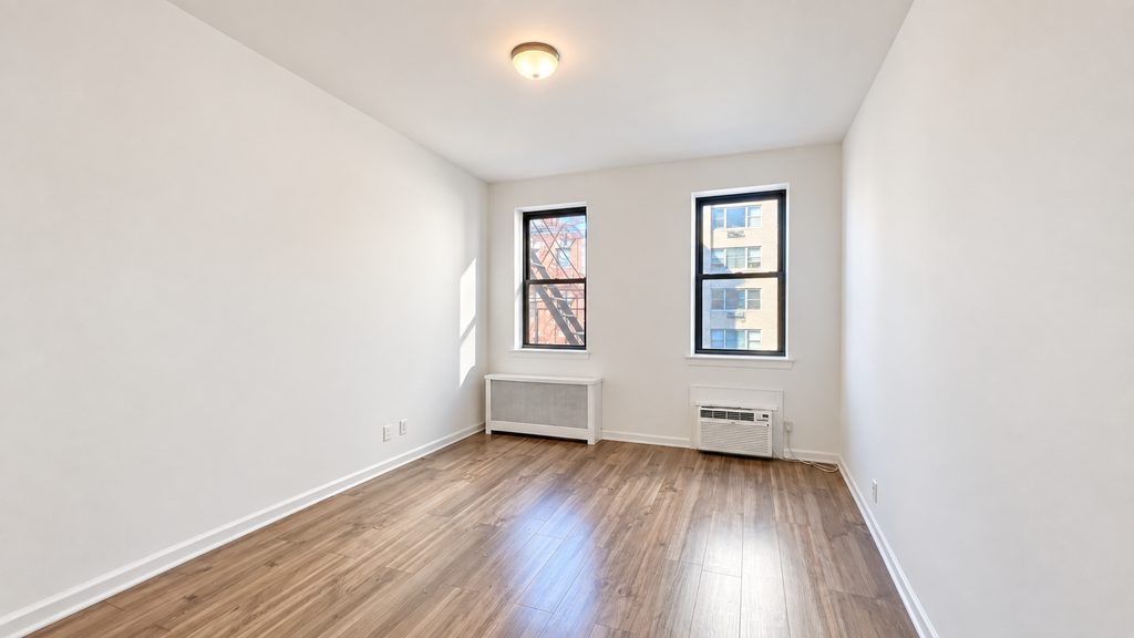 340 East 83rd Street, Unit 4D photo 2