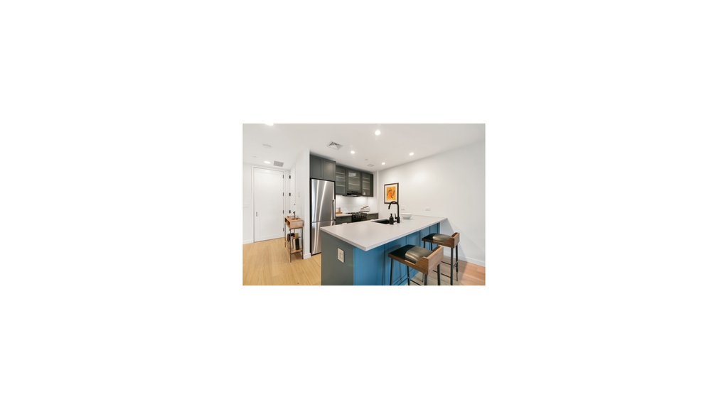 860 Lorimer Street, Unit 4E photo 2
