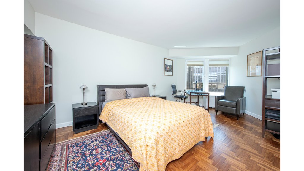 150 West 56th Street, Unit 4712 photo 3
