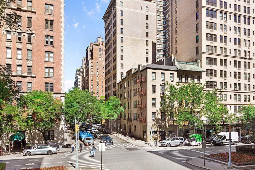 1075 Park Avenue, Unit 2D photo 9