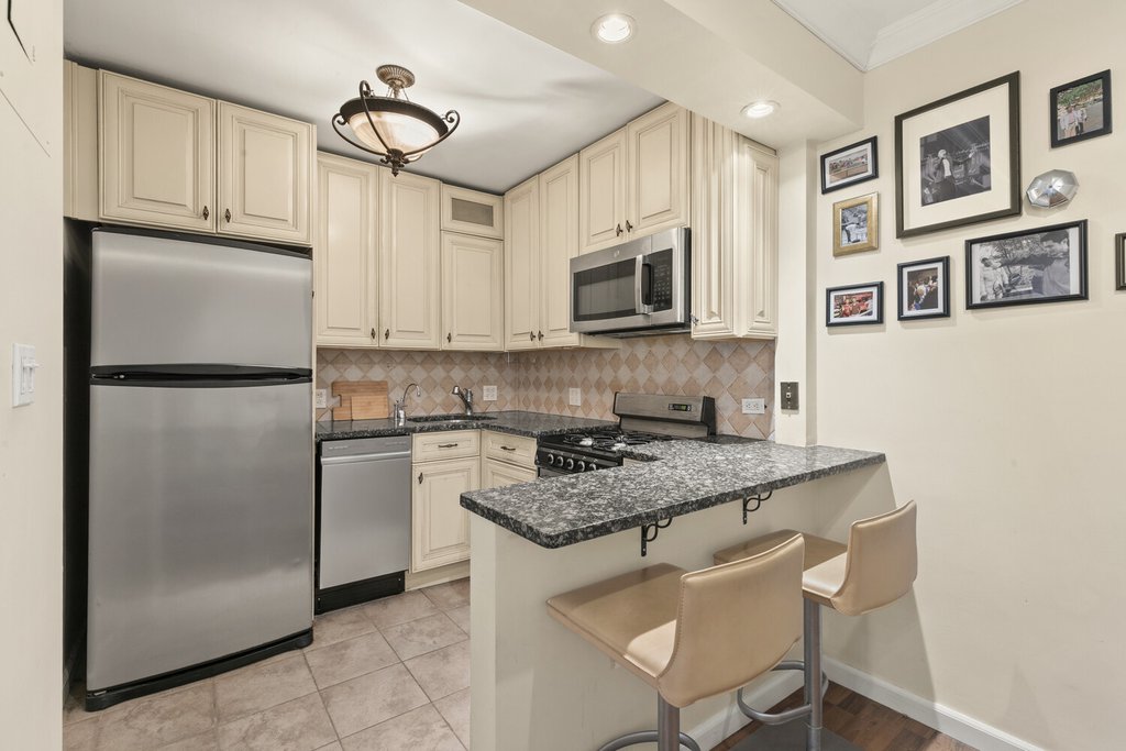 370 East 76th Street, Unit B207 photo 5