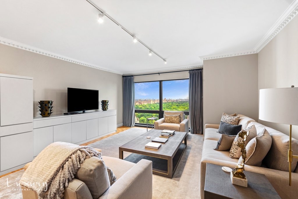 721 Fifth Avenue, Unit 37E photo 2