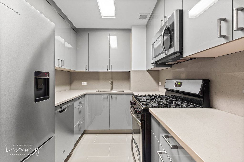 721 Fifth Avenue, Unit 37E photo 5
