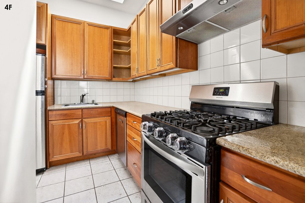 24 West 96th Street – For Sale photo 31
