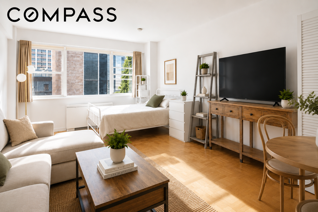 321 East 48th Street, Unit 8E photo 3