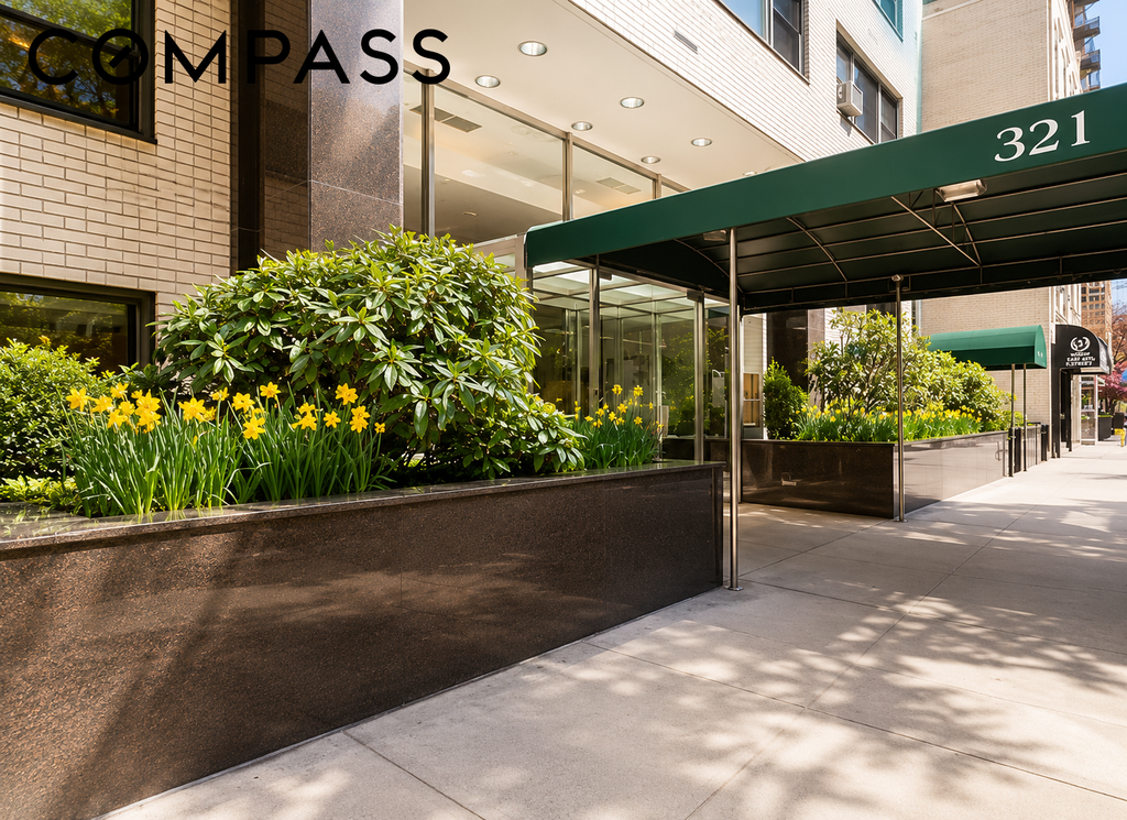 321 East 48th Street, Unit 8E photo 12