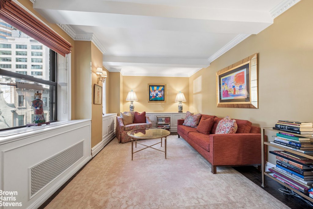 235 East 49th Street, Unit 5B photo 2