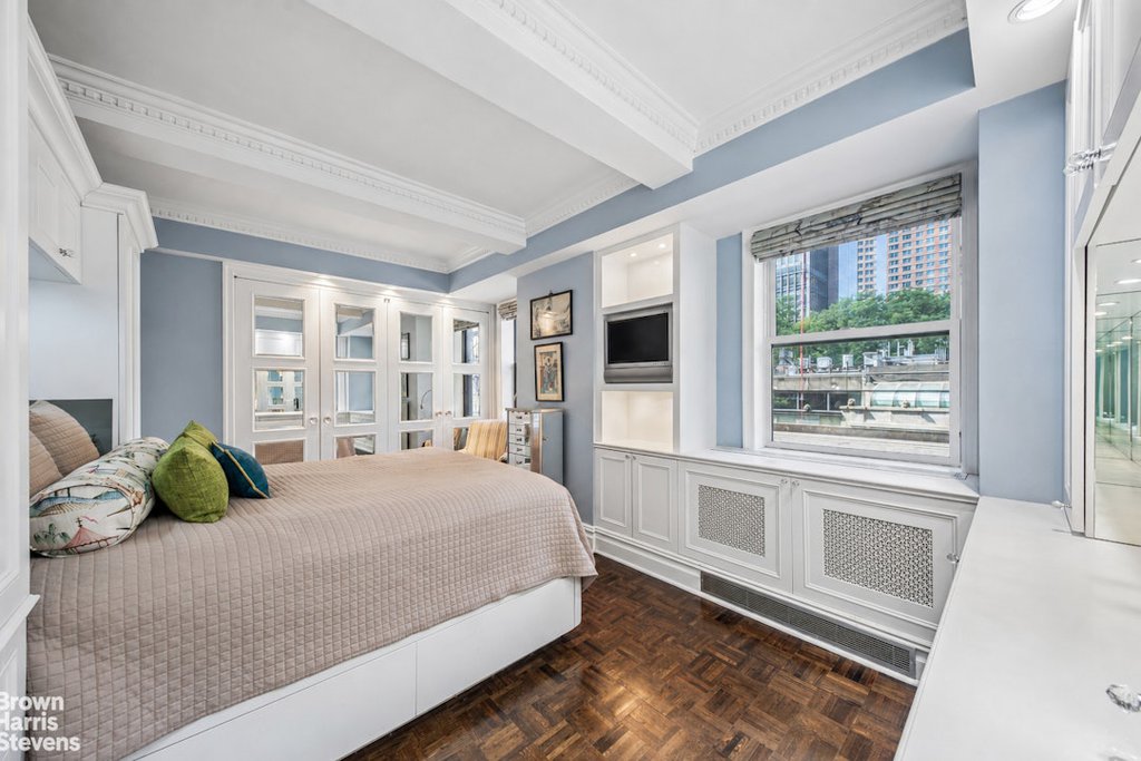 235 East 49th Street, Unit 5B photo 5