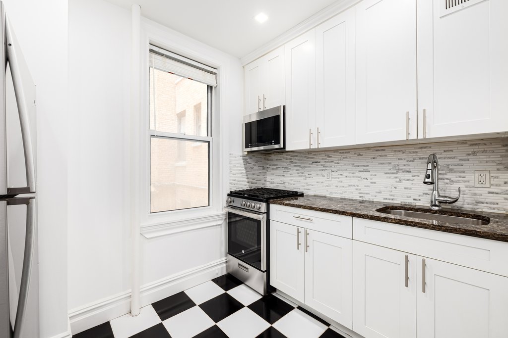 25 West 64th Street, Unit 1C photo 2
