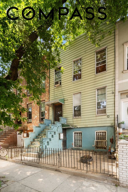 1139 Hancock Street