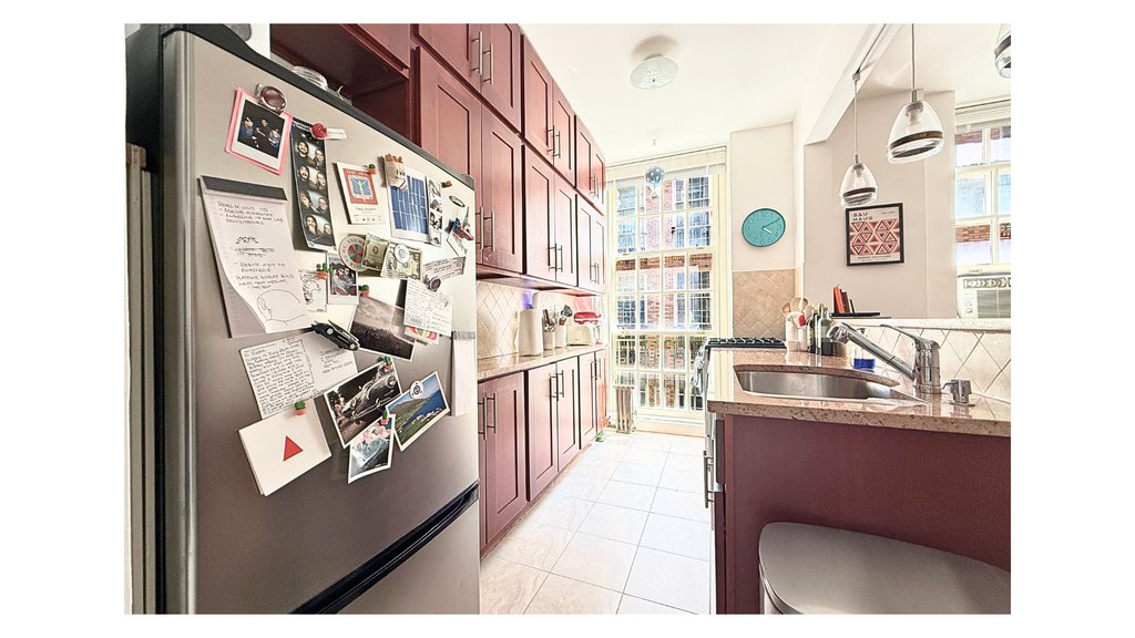 516 East 78th Street, Unit 4G photo 2