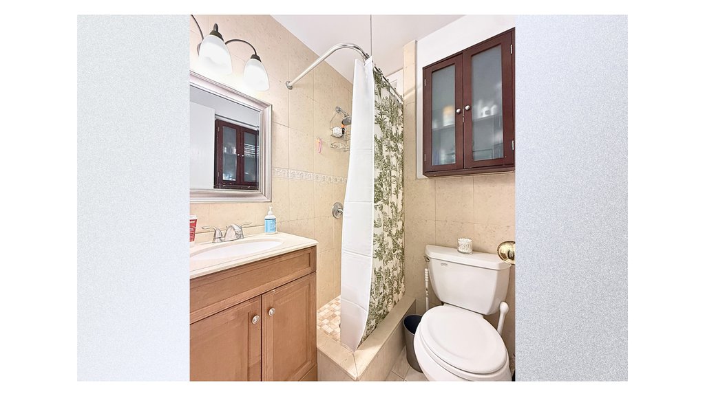 516 East 78th Street, Unit 4G photo 4