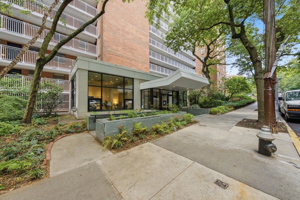 2575 Palisade Avenue, Unit 11J photo 10
