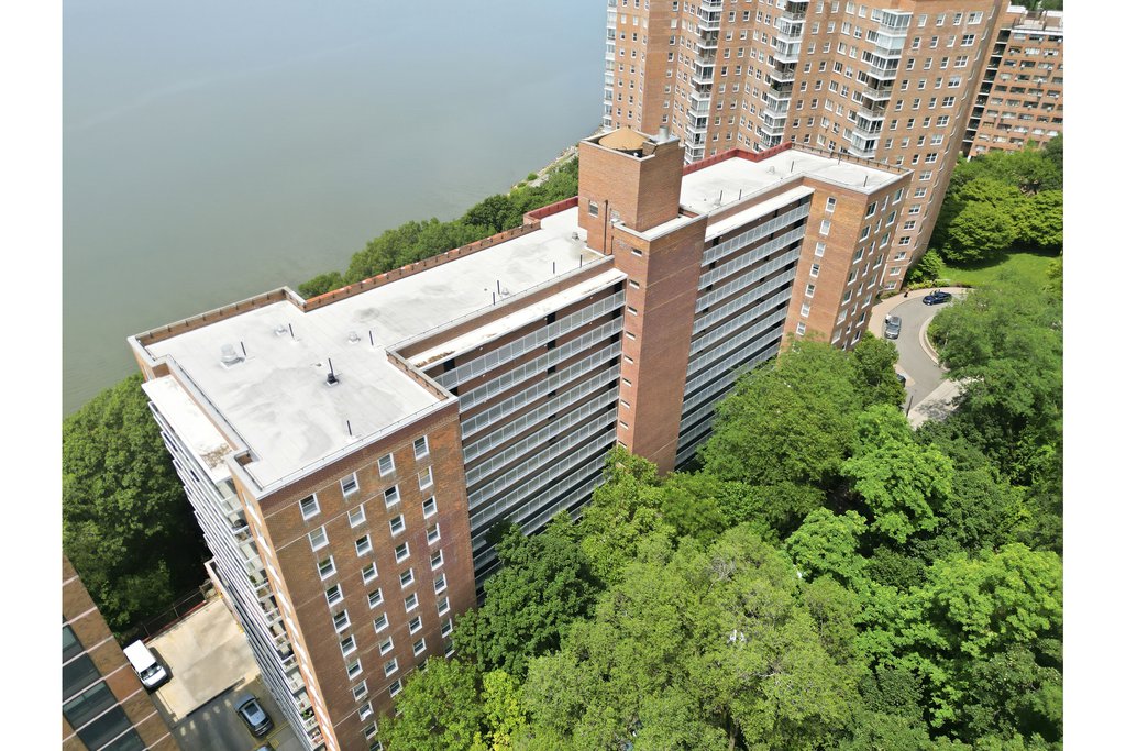 2575 Palisade Avenue, Unit 11J photo 11