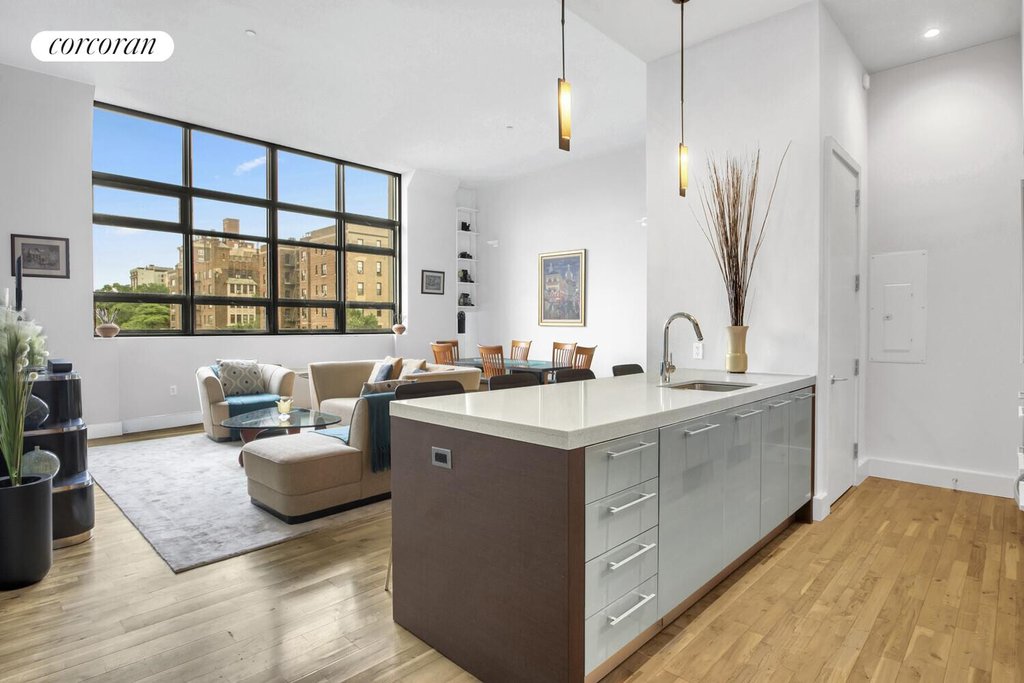 360 Furman Street, Unit 518 photo 3