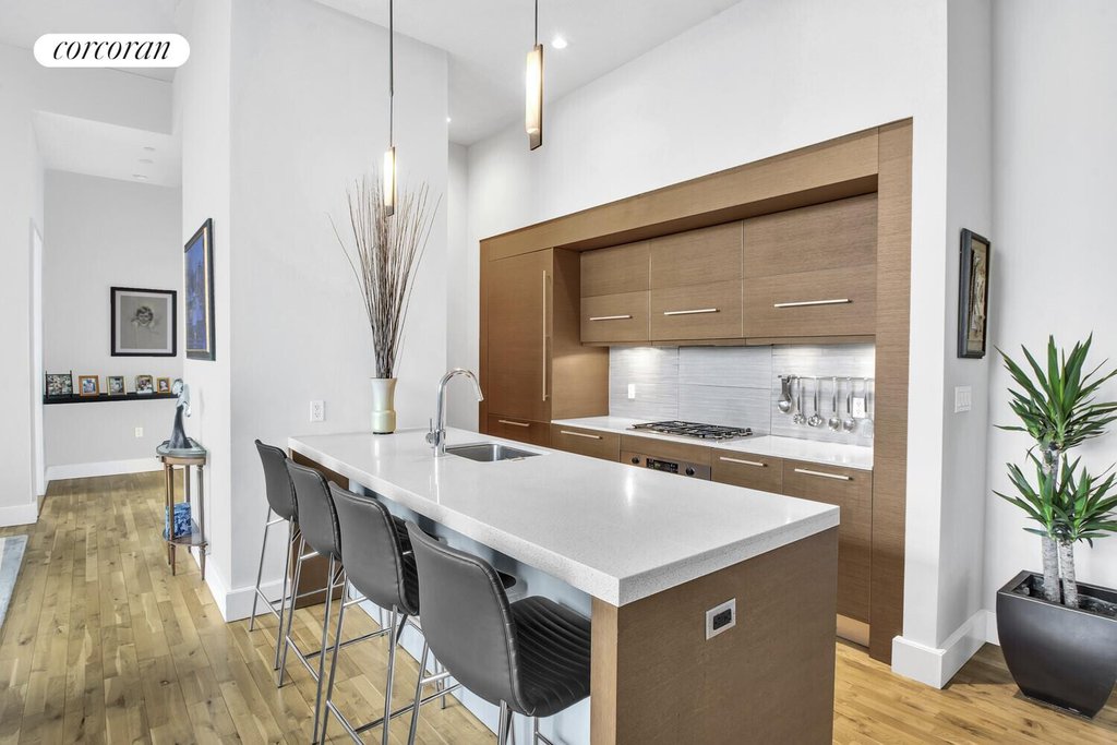 360 Furman Street, Unit 518 photo 4