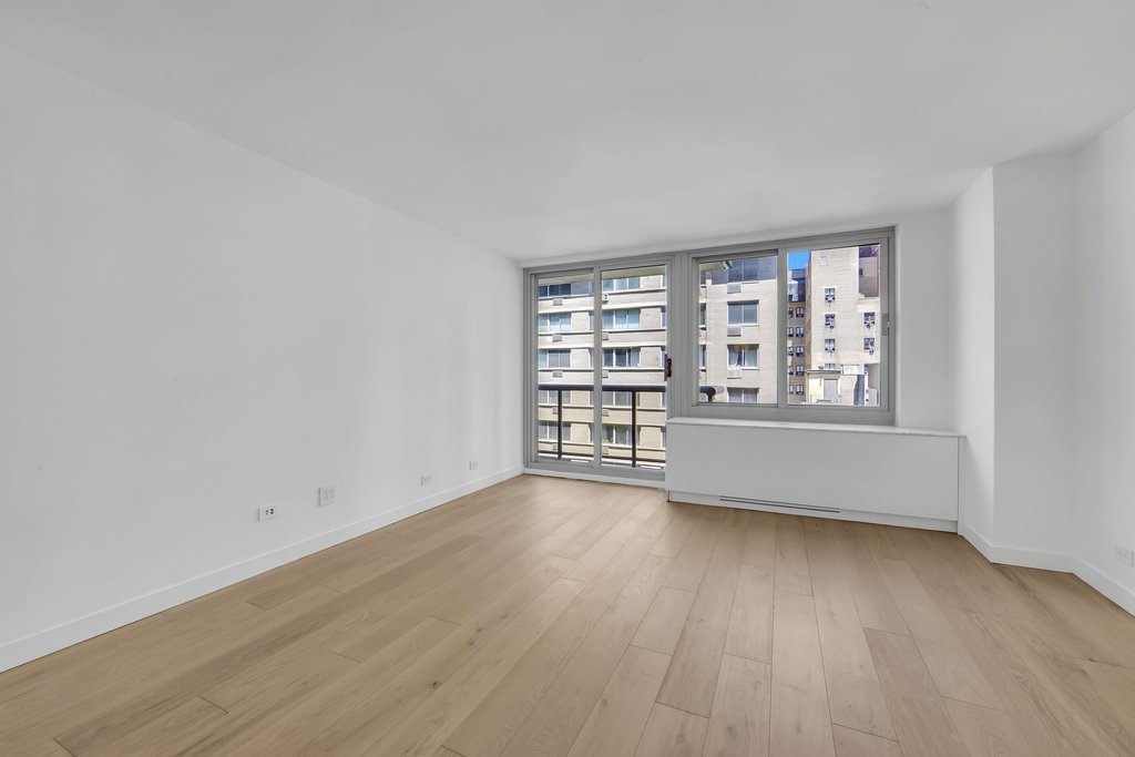 234 East 46th Street, Unit 703 photo 3
