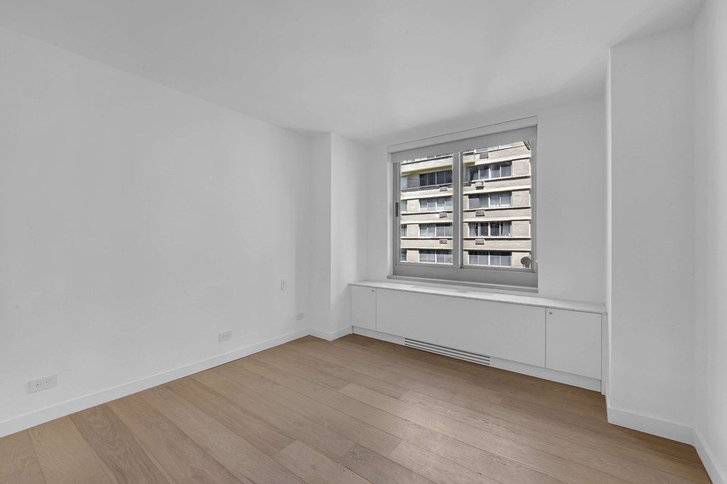 234 East 46th Street, Unit 703 photo 7