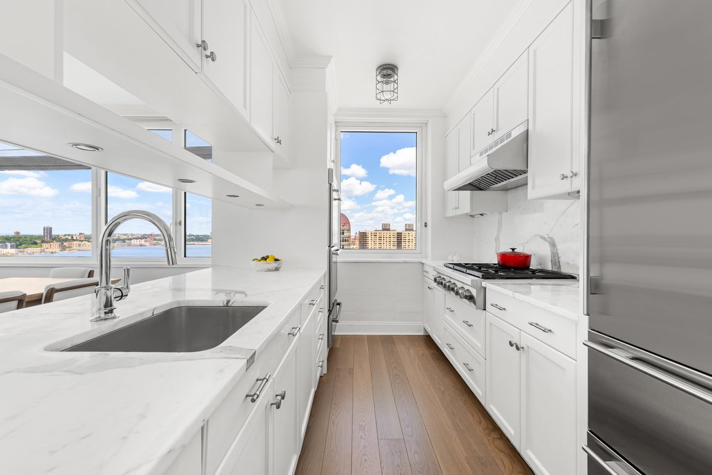100 Riverside Boulevard, Unit 27B photo 4
