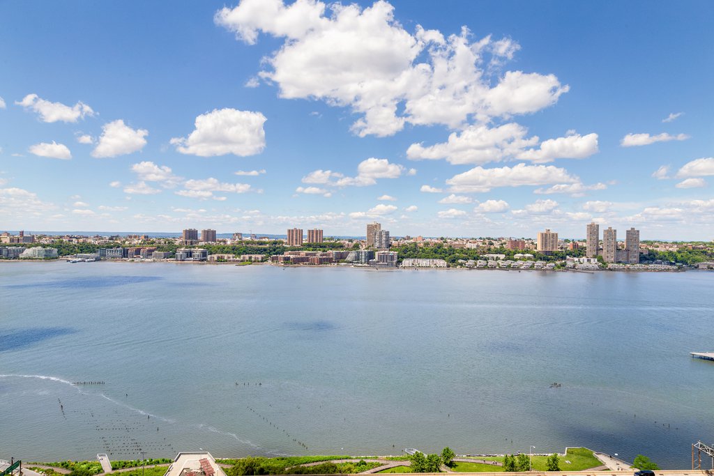 100 Riverside Boulevard, Unit 27B photo 5