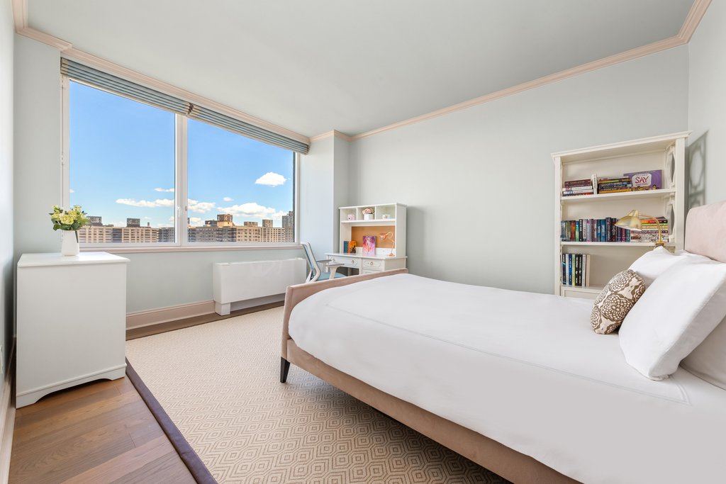 100 Riverside Boulevard, Unit 27B photo 8