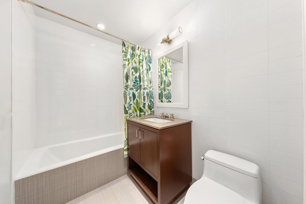 100 Riverside Boulevard, Unit 27B photo 9