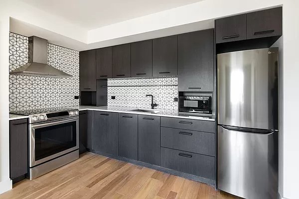 101 East 10th Street, Unit 7c
