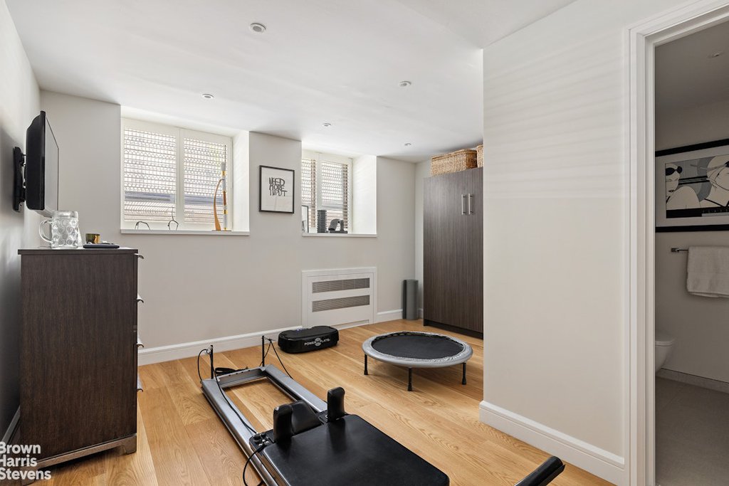 2 East End Avenue, Unit 1B photo 19