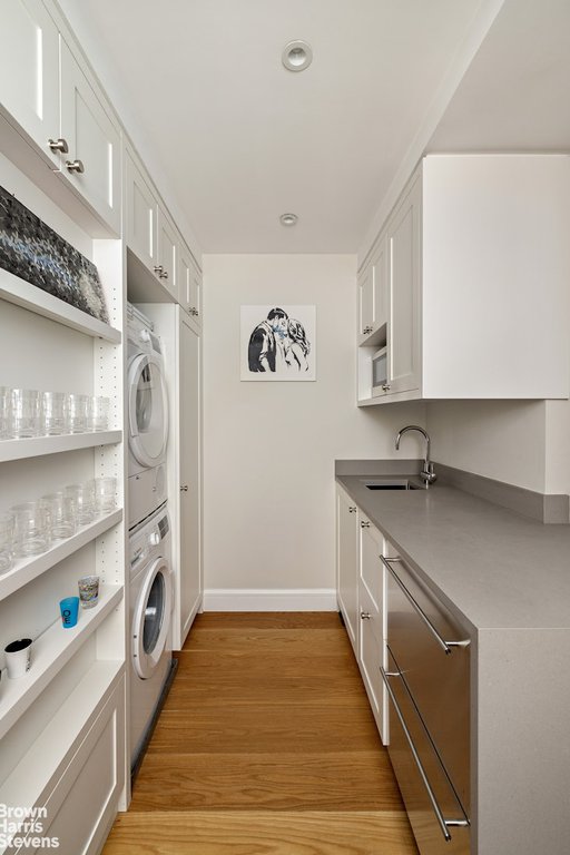 2 East End Avenue, Unit 1B photo 21