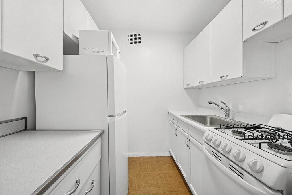 333 East 14th Street, Unit 10A photo 3