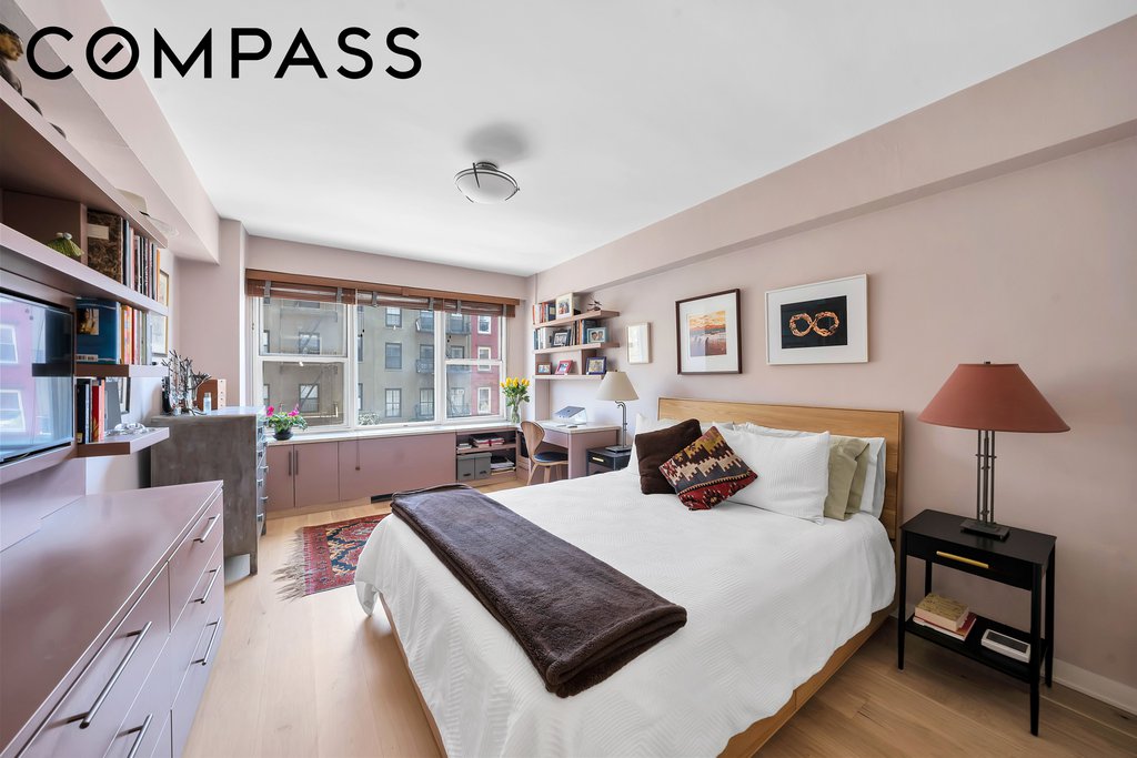 33 Greenwich Avenue, Unit 3G photo 3