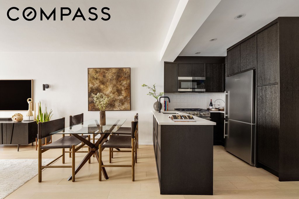 33 Greenwich Avenue, Unit 2M photo 3