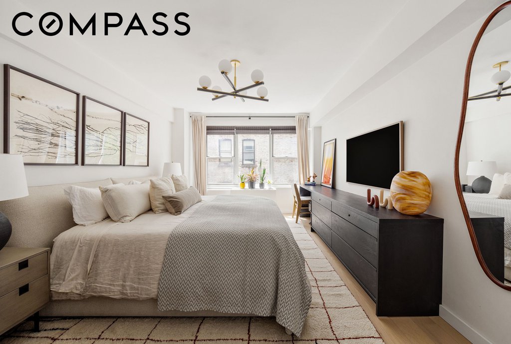 33 Greenwich Avenue, Unit 2M photo 5