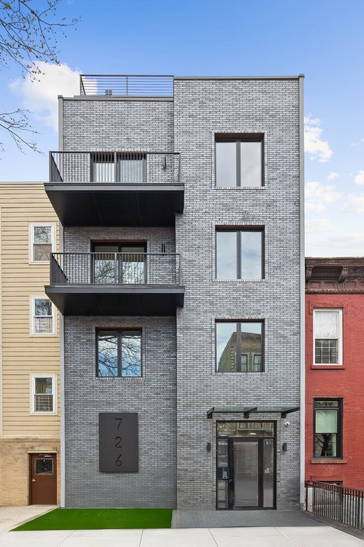 726 Madison Street, Unit 4R photo 8