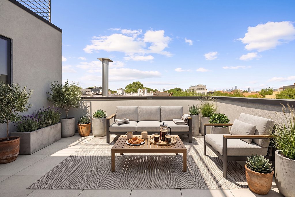 726 Madison Street, Unit 4R