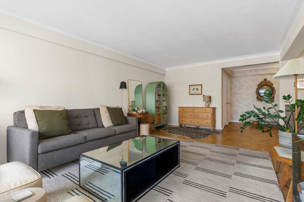 710 Park Avenue, Unit 7B photo 4
