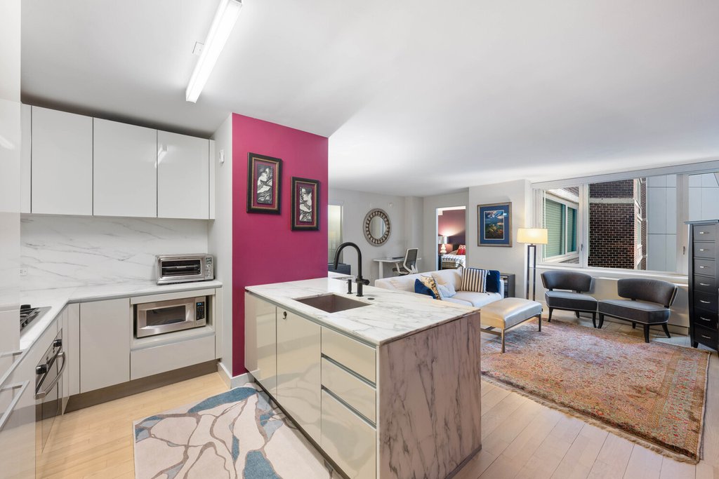 322 West 57th Street, Unit 32Q photo 2