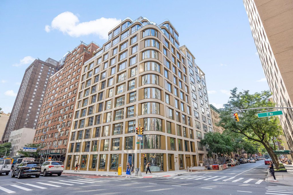 250 East 25th Street, Unit 5D photo 5