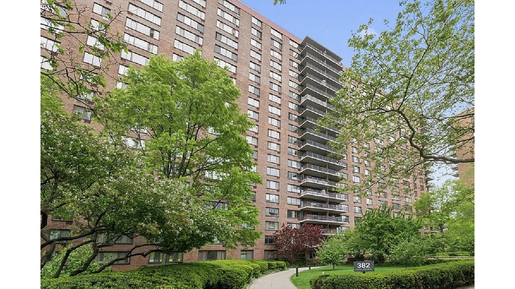 382 Central Park West, Unit 17X